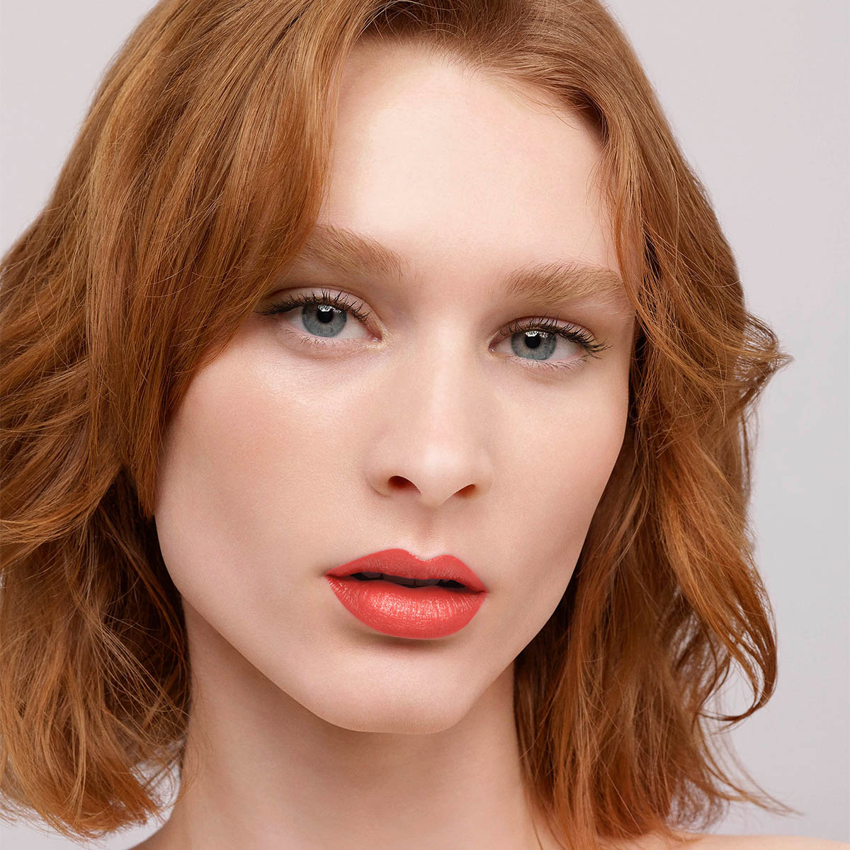 FABULOUS KISS SHEER LIPSTICK (LABIAL EFECTO BRILLANTE)